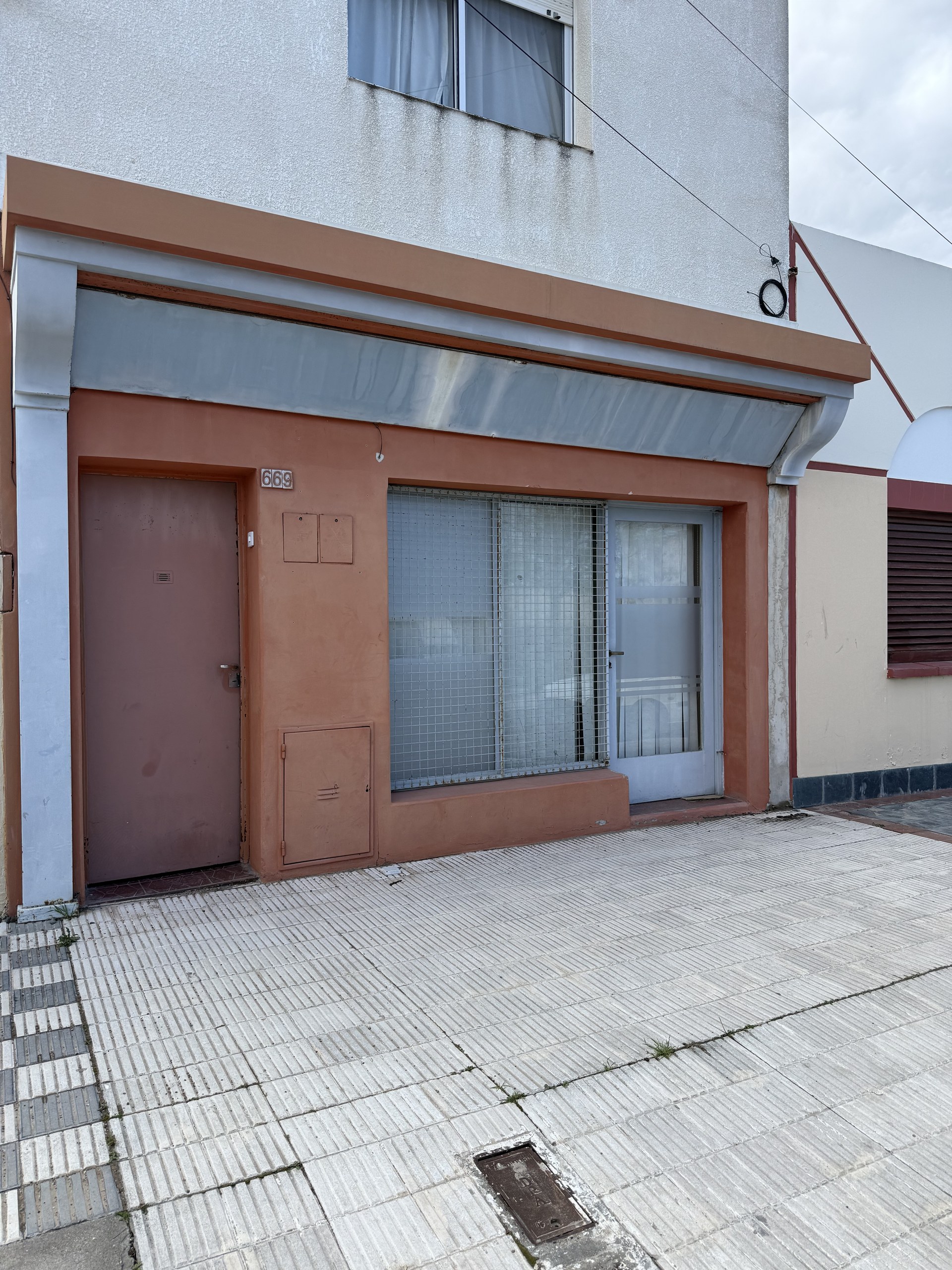 Local comercial en H. Irigoyen N°669