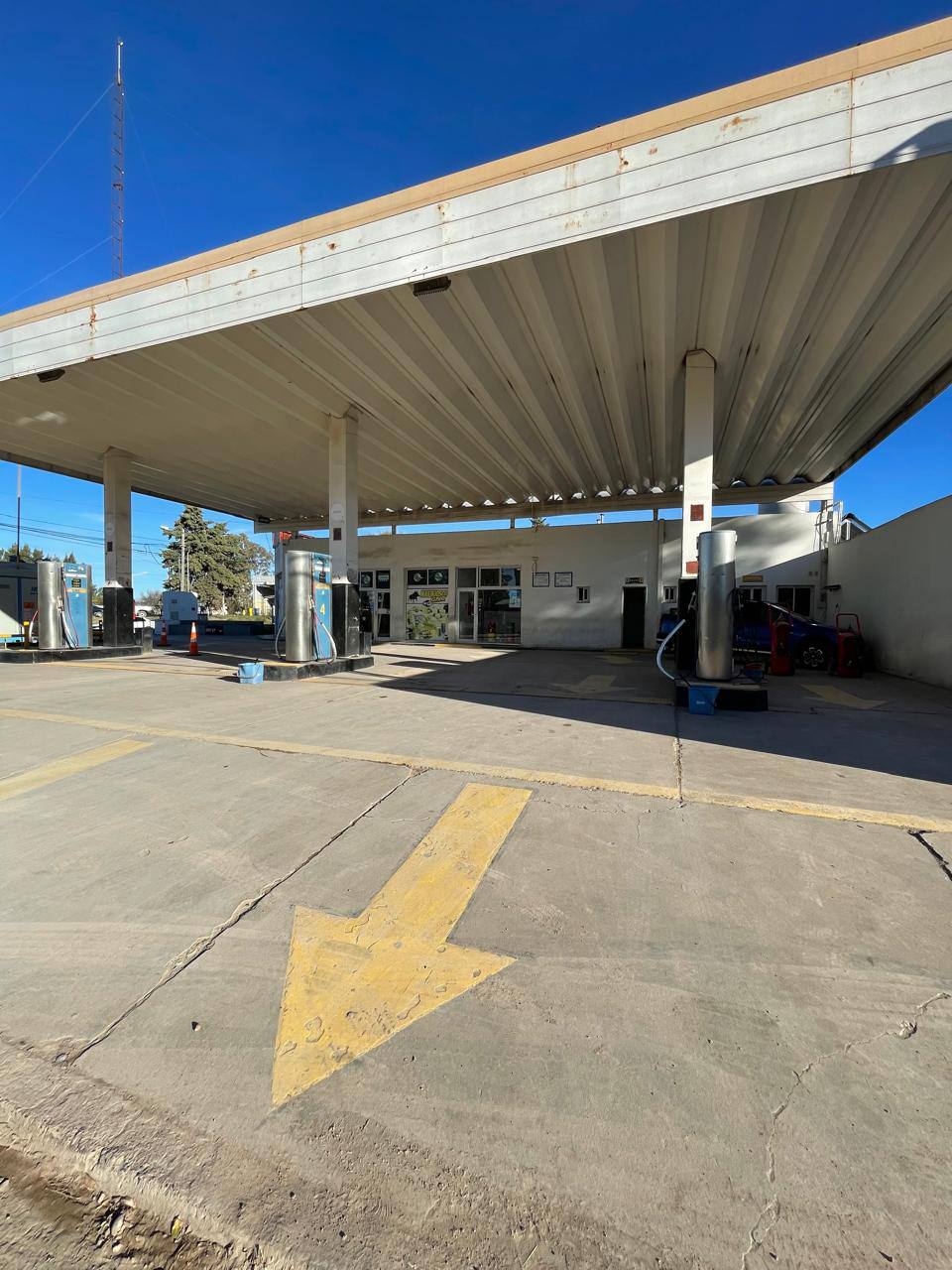 Estación de servicio en Agopito Gonzales Esquina Alfredo Palacios