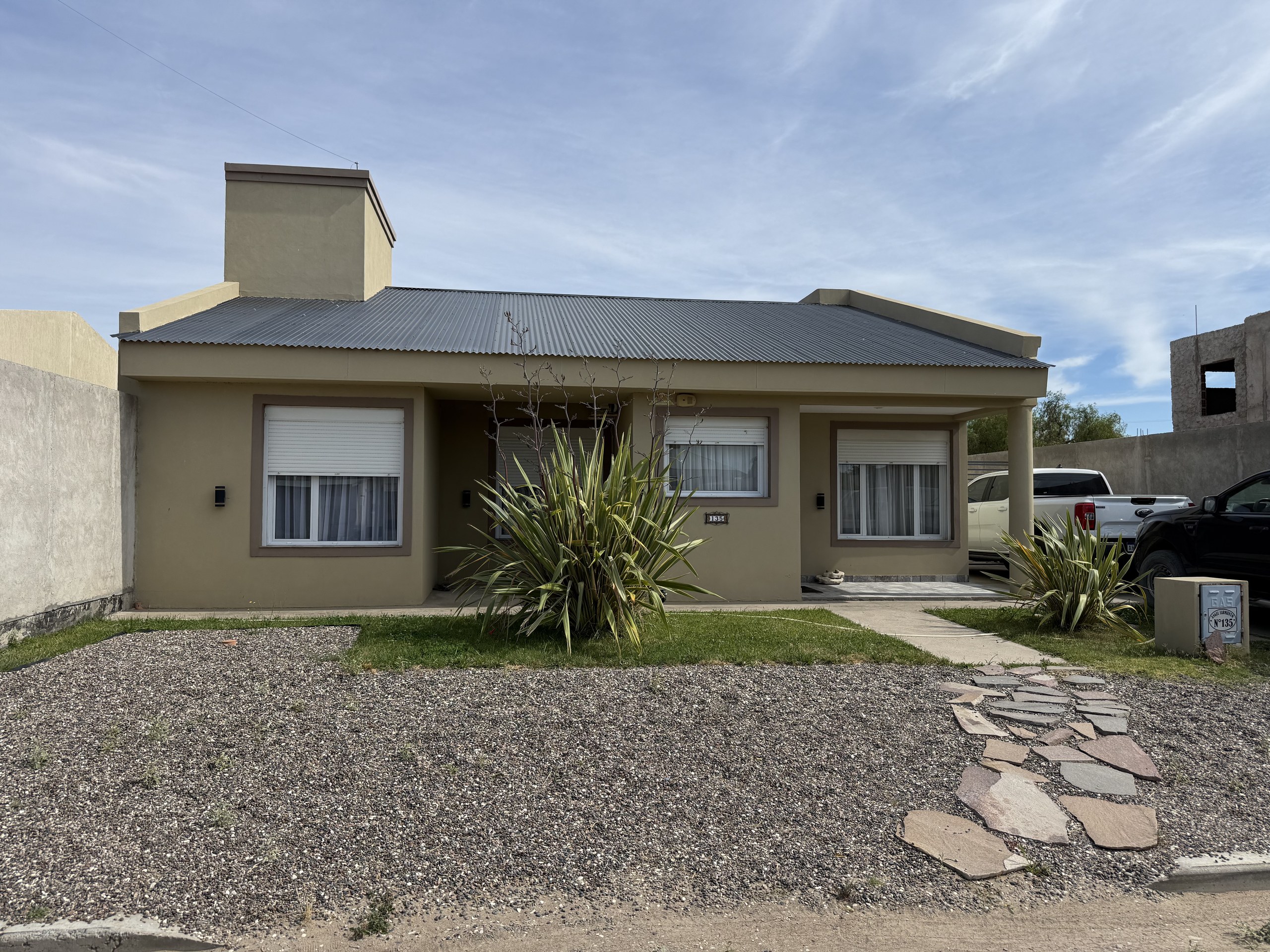 Casa · 3 dorm. en Angel Sarmiento N°135