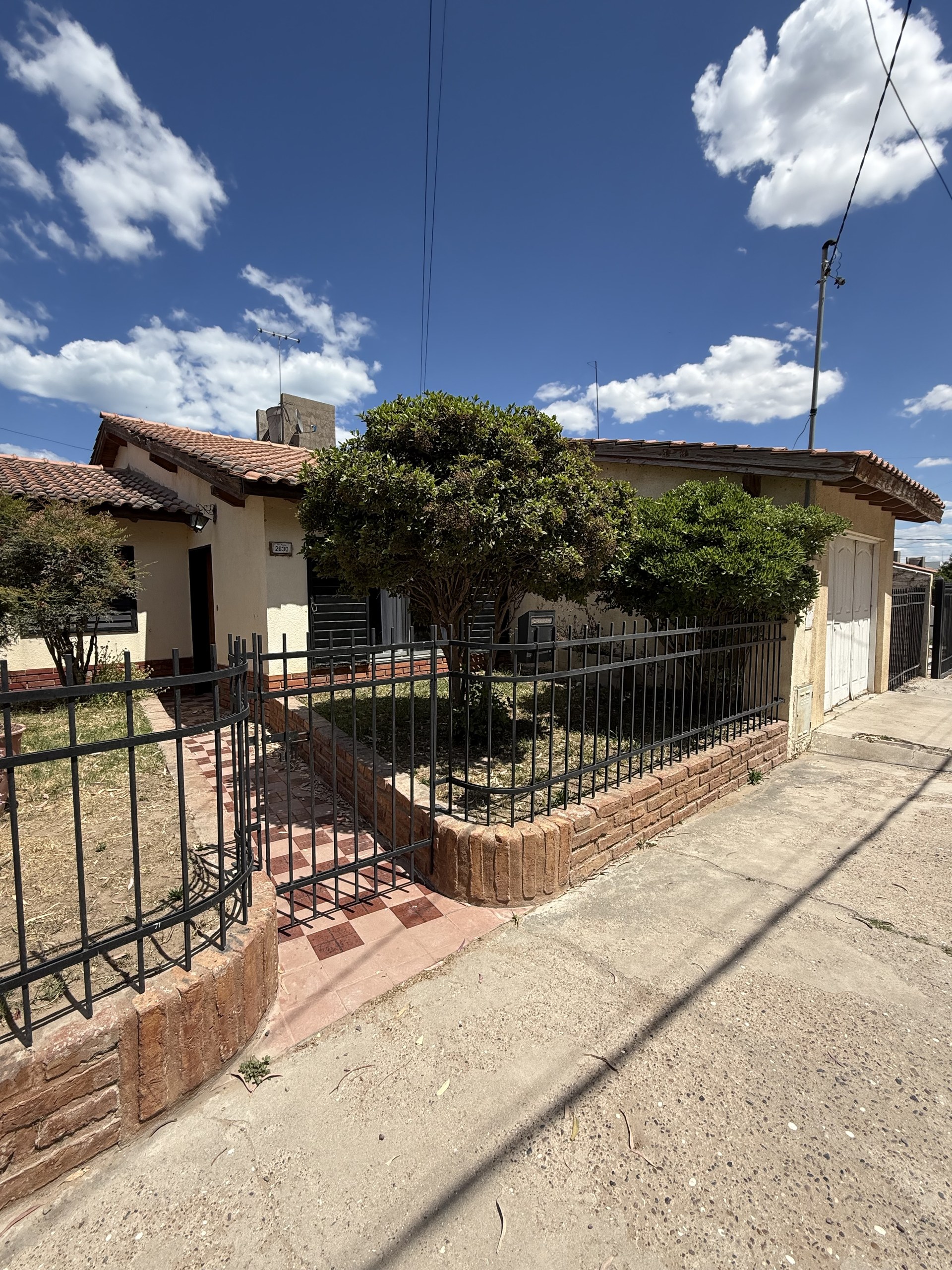 Casa · 3 dorm. en Av. San Martin N°2630, Barrio Magisterio